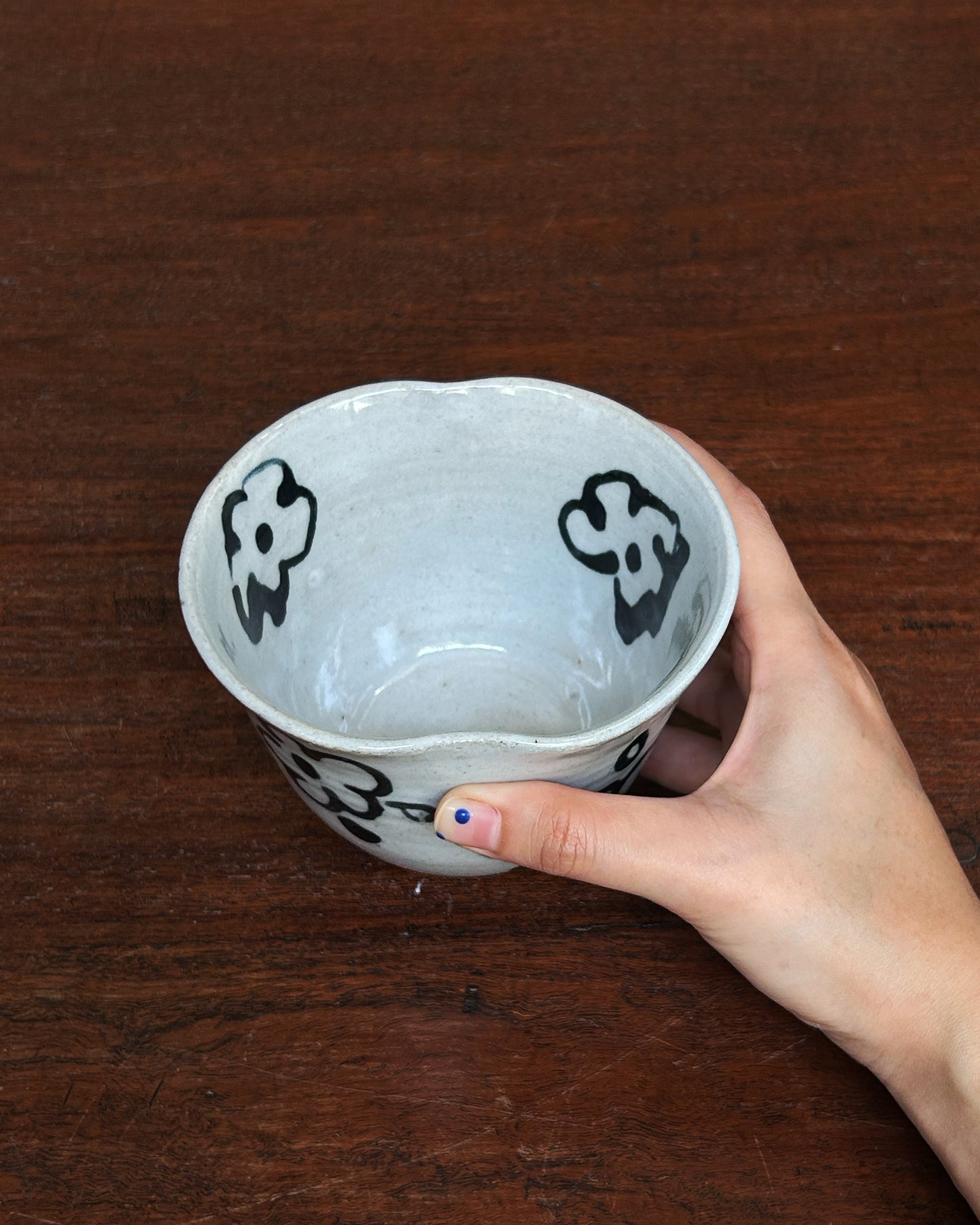 Black Flower Soft Edge Cup