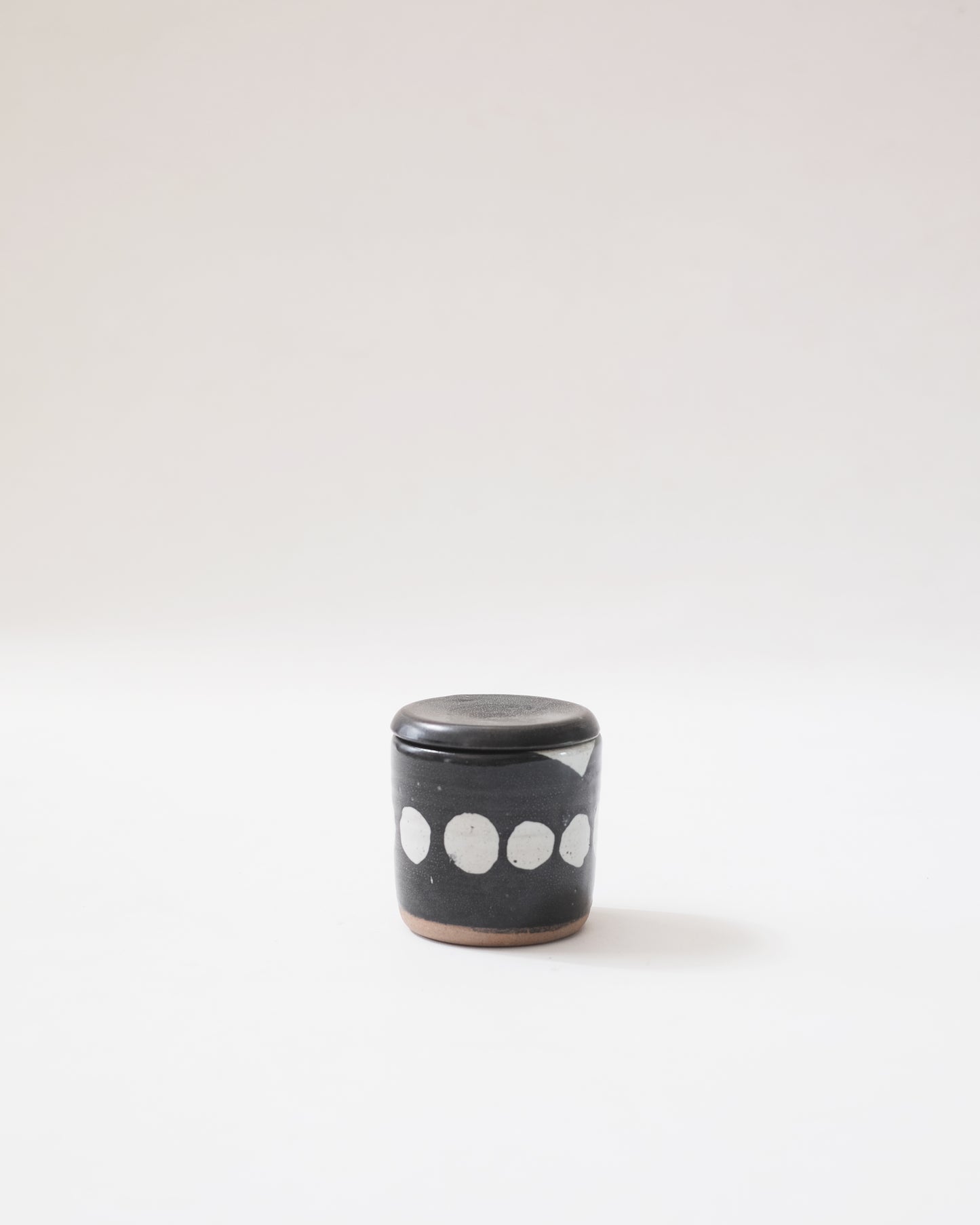 Black Moon Butter-bell Cup