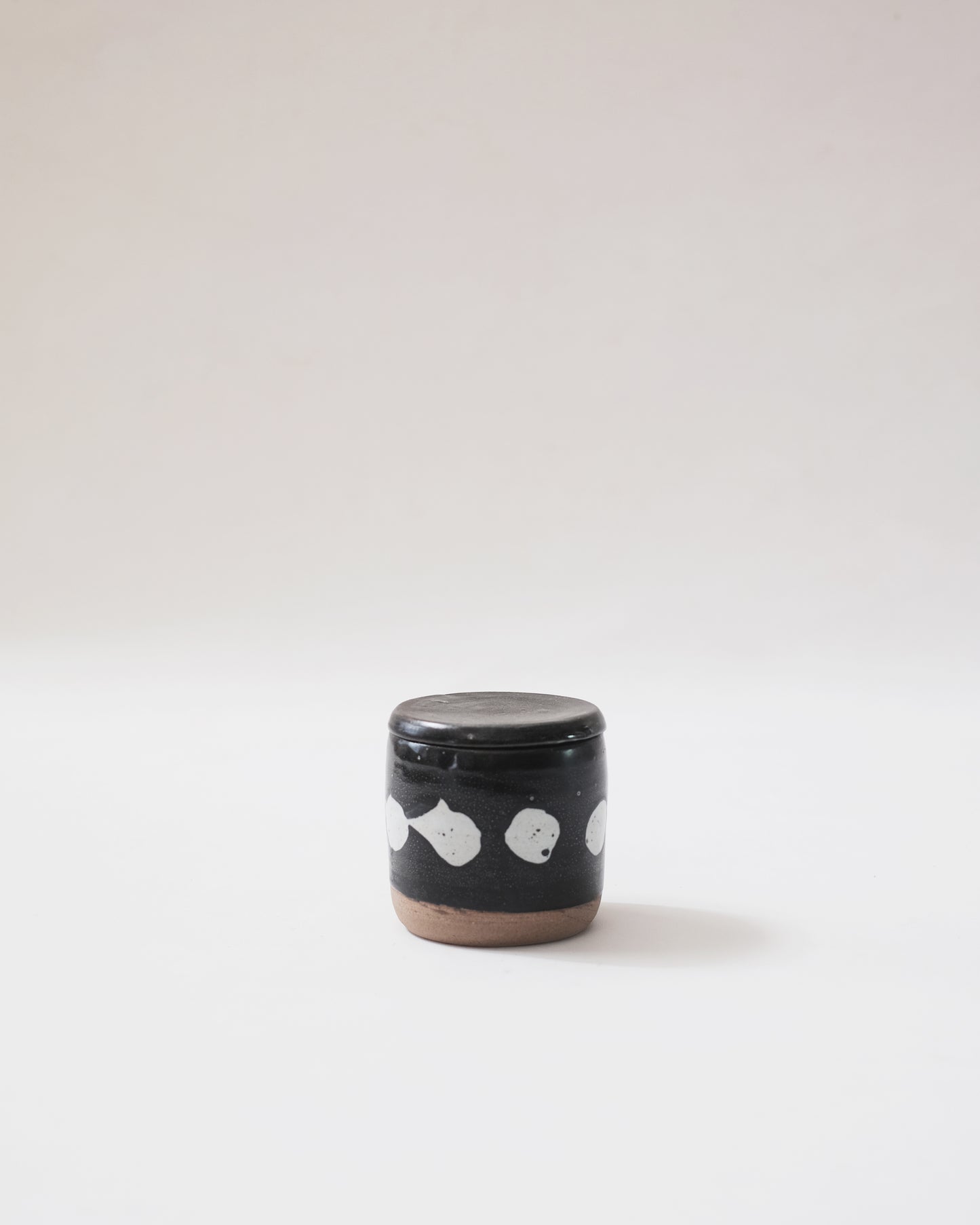 Black Moon Butter-bell Cup