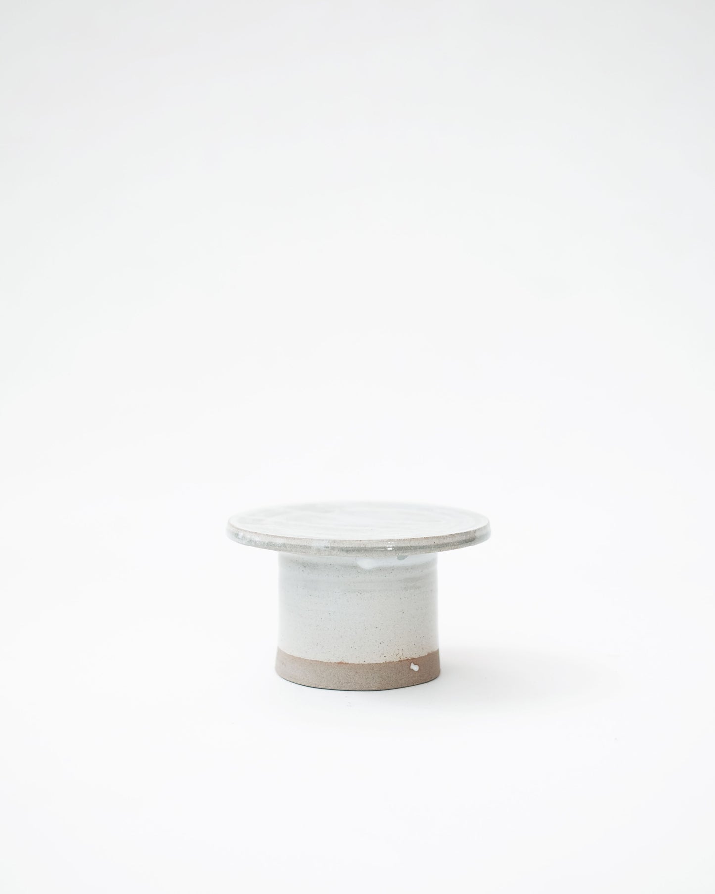 Shiro Pedestal