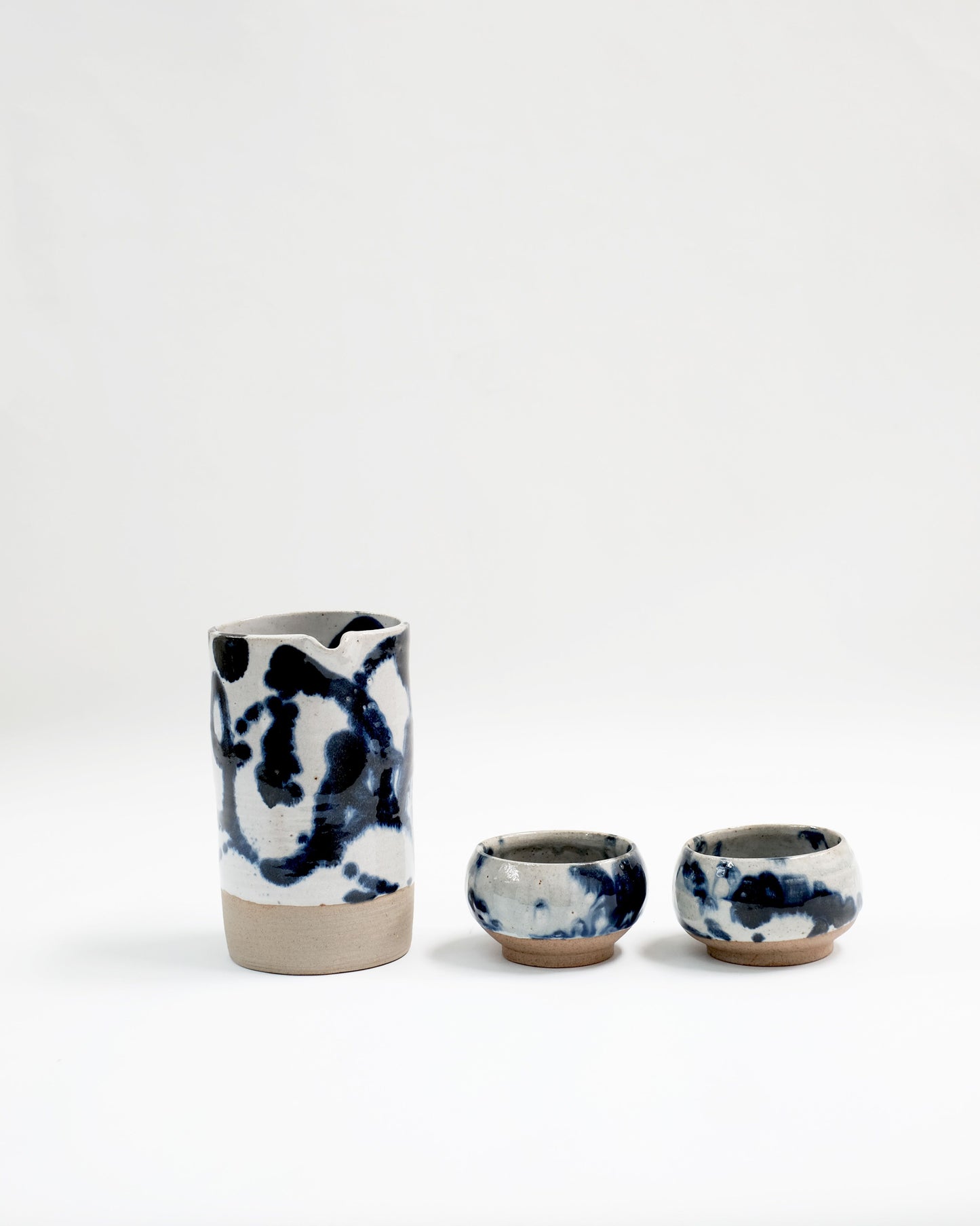 Aimi Jug Set