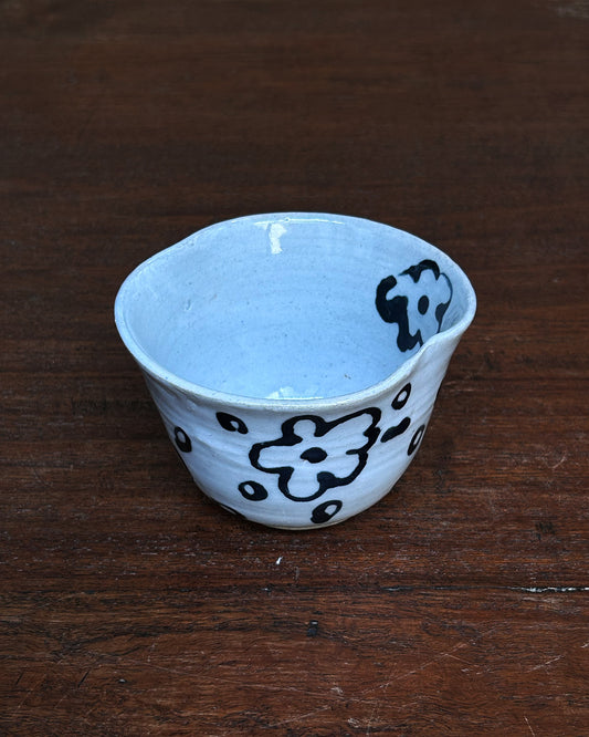 Black Flower Soft Edge Cup