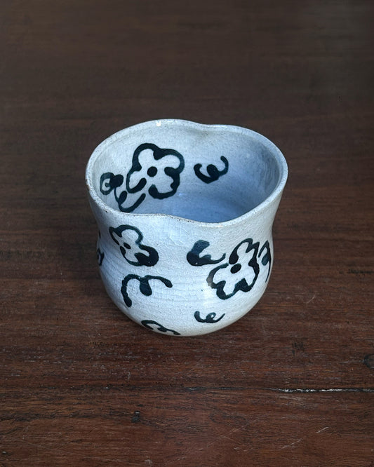 Black Flower Soft Edge Cup