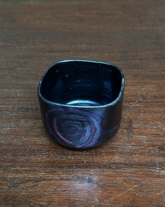 Spiral Magenta Square Cup