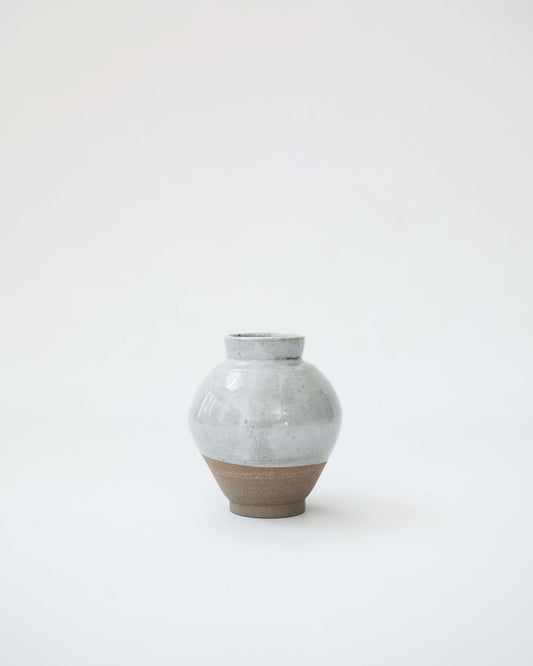 Shiro Vase I V